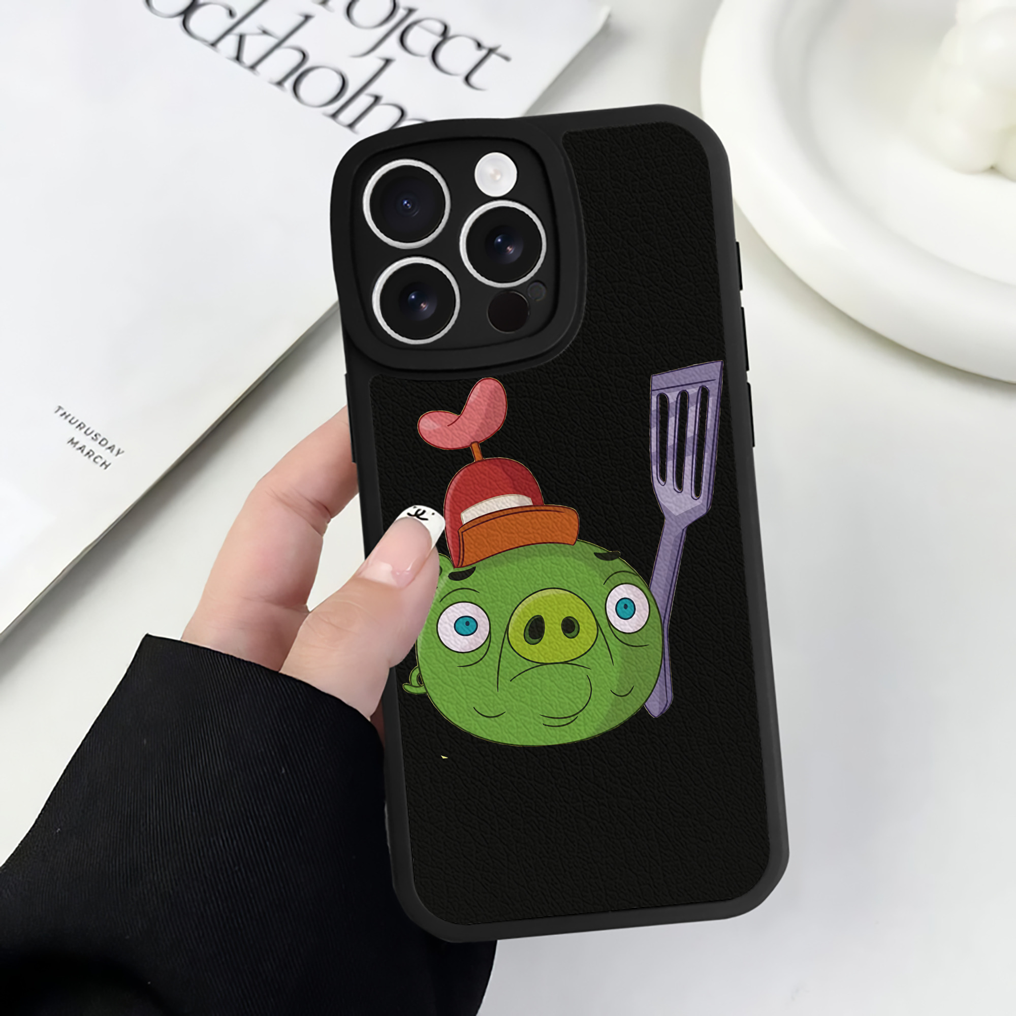 （画像用） Angry Birds アングリーバード 【iPhone 16シリーズ対応】シリコンスマホケース（レザー調） 材質：シリコン